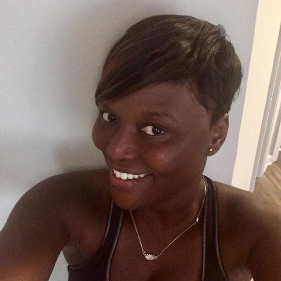 Meet your Posher, Alodia - Picture 1 of 1